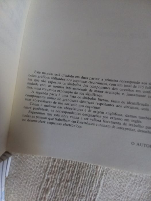 Manual de símbolos eletrónicos Plátano Editora