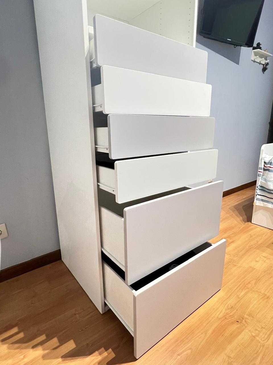 Armário com 06 gavetas