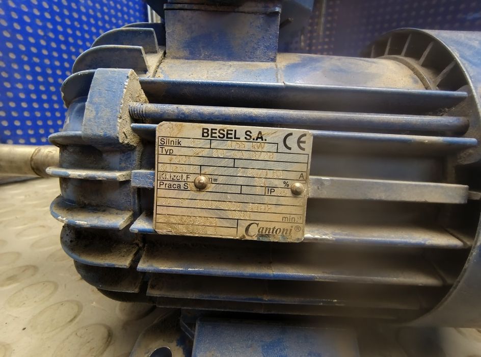 Silnik 0,55kW elektryczny motor długi wałek 1440/min betoniarka