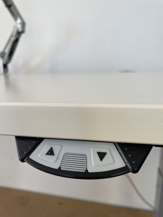 Stół z elektryczną regulacją wysokości konferencyjny biurowy Adax