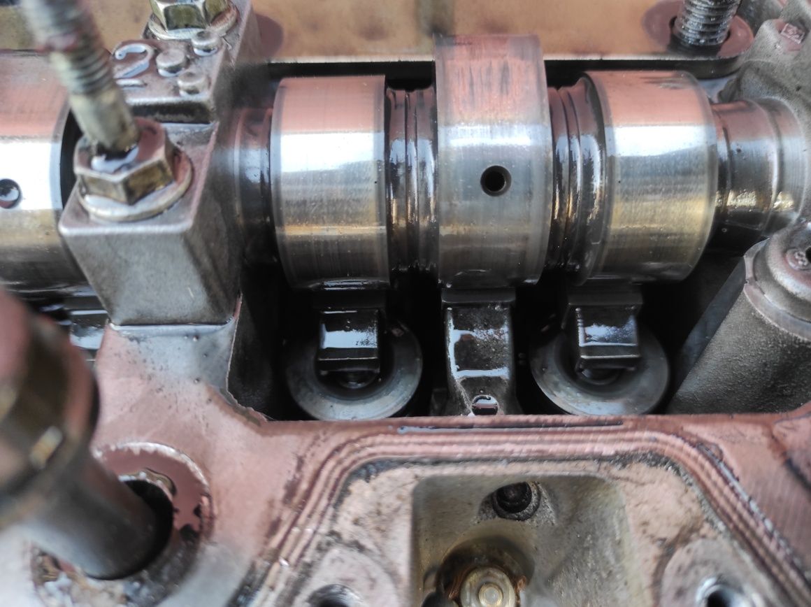 Головка блоку двигателя Рено лагуна 2.2 12V Renault