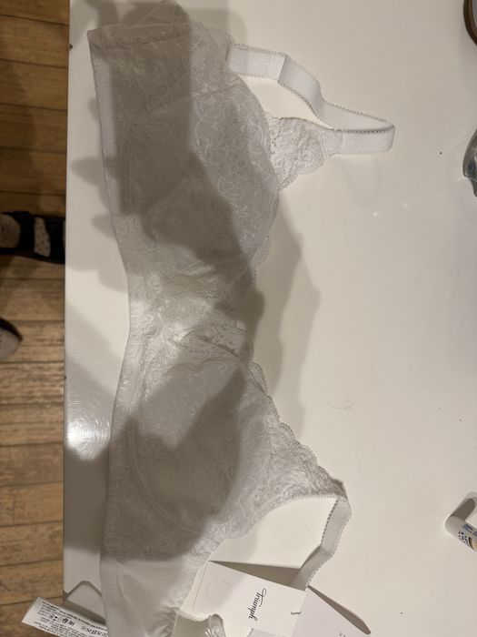 Nowy  stanik triumph 85D