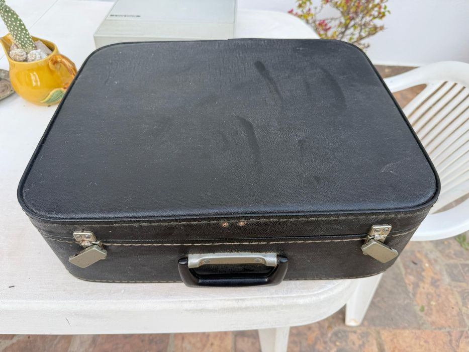 Máquina de escrever OLYMPIA