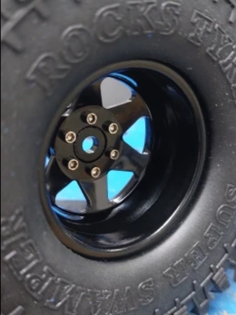 4 metalowe felgi beadlock rc 1.9" -8,9mm czarne TRX SCX AMEWI FMS MST