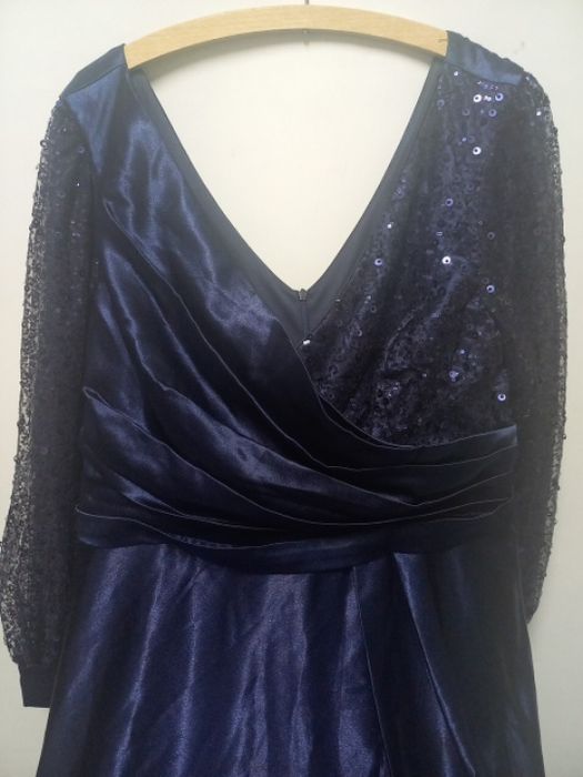 Довга нарчдна весірня сукня великого розміру