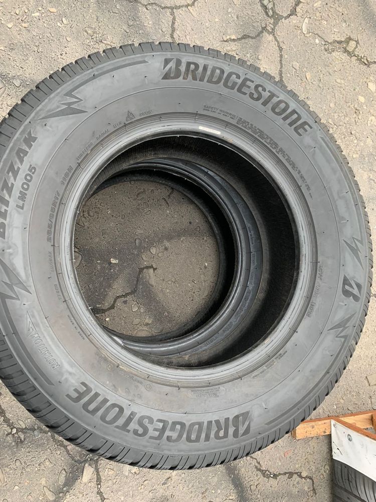 Шини 265/65 R17 Bridgestone літо 2022р,6,7-5,7мм