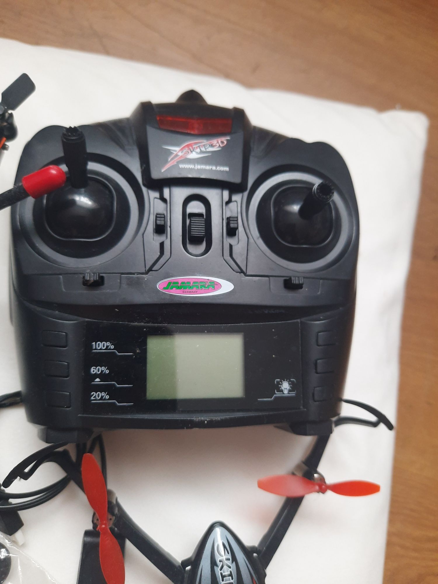DRON SKIP 3D Quadrocopter 422000 JAMARA