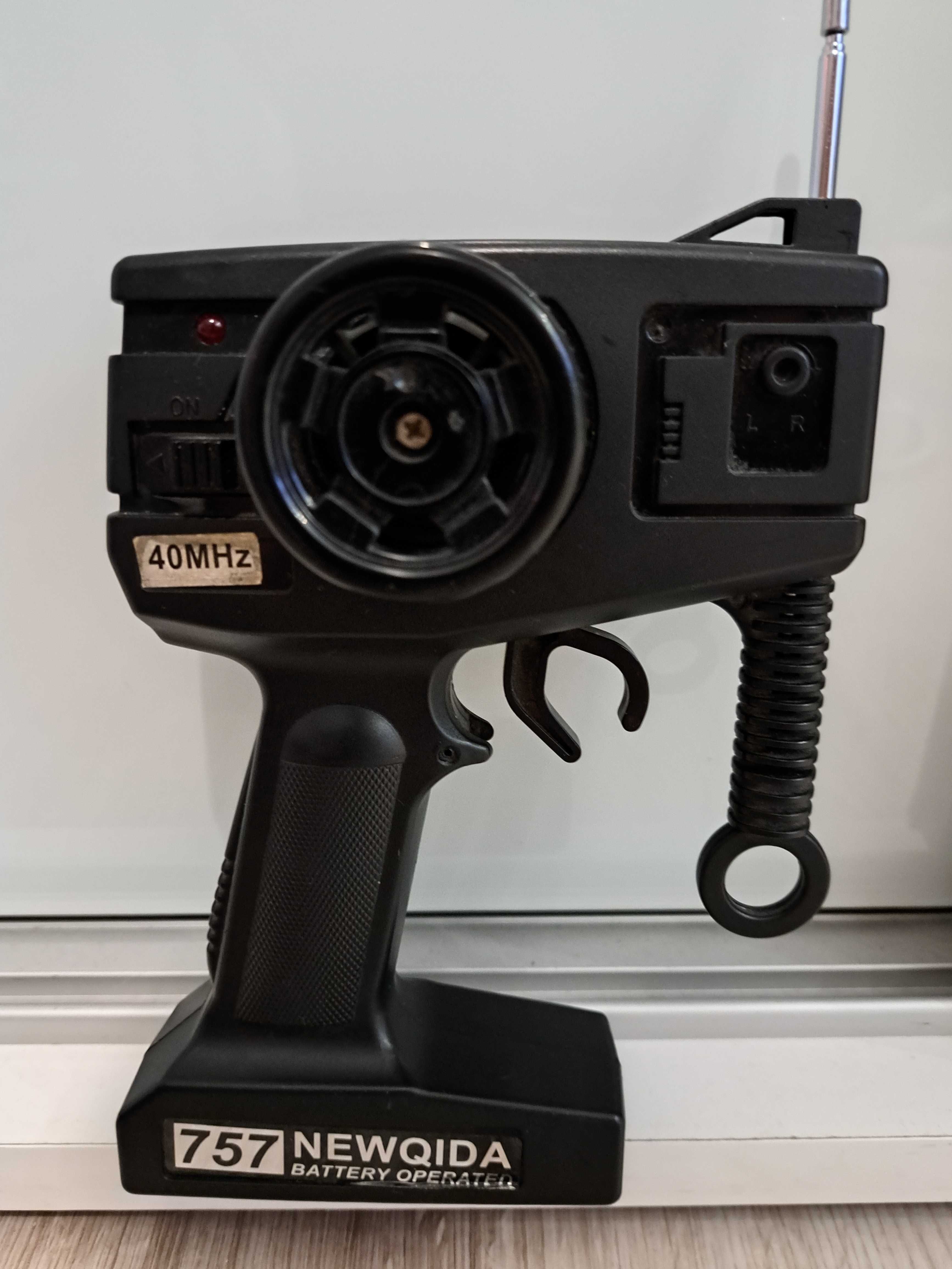 Pilot RC 40MHz NEWQIDA / NQD Rock Crawler