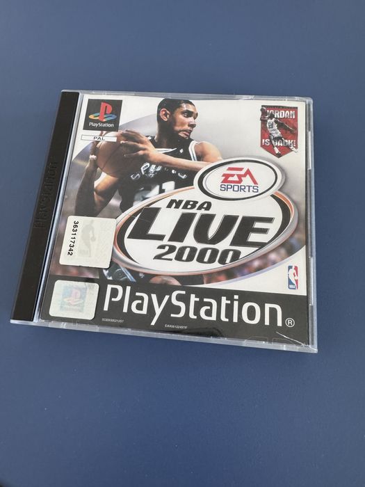 Jogo PS1 — NBA Live 2000