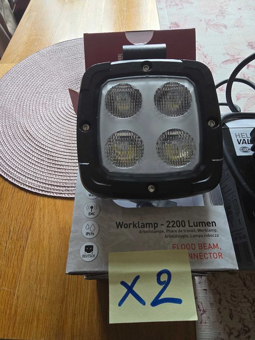 Lampy ledowe do maszyn rolniczych samochodów terenowych.
