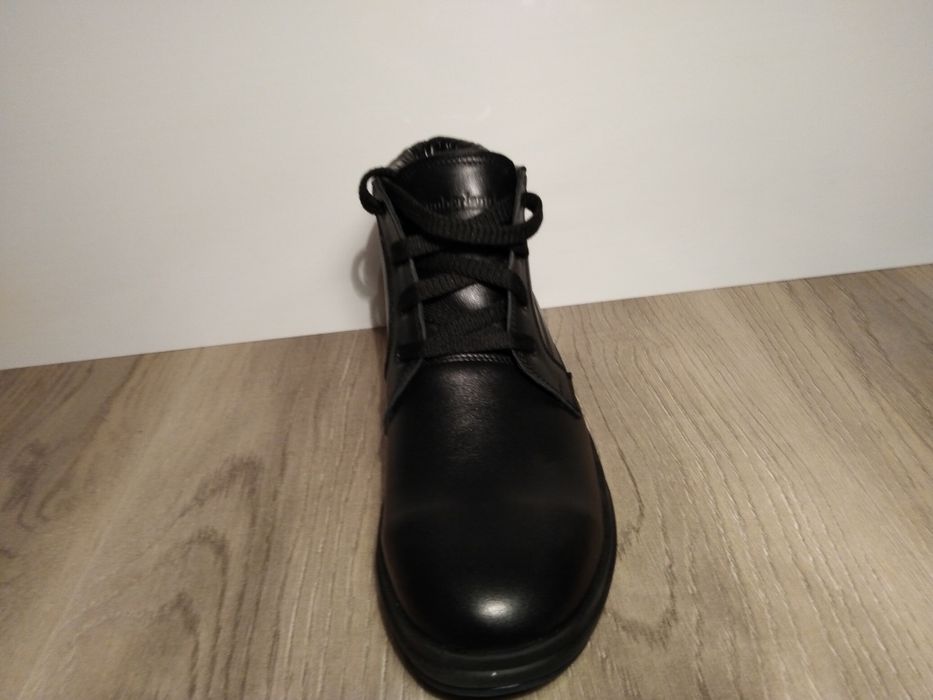 Продам ботинки 42- 43р