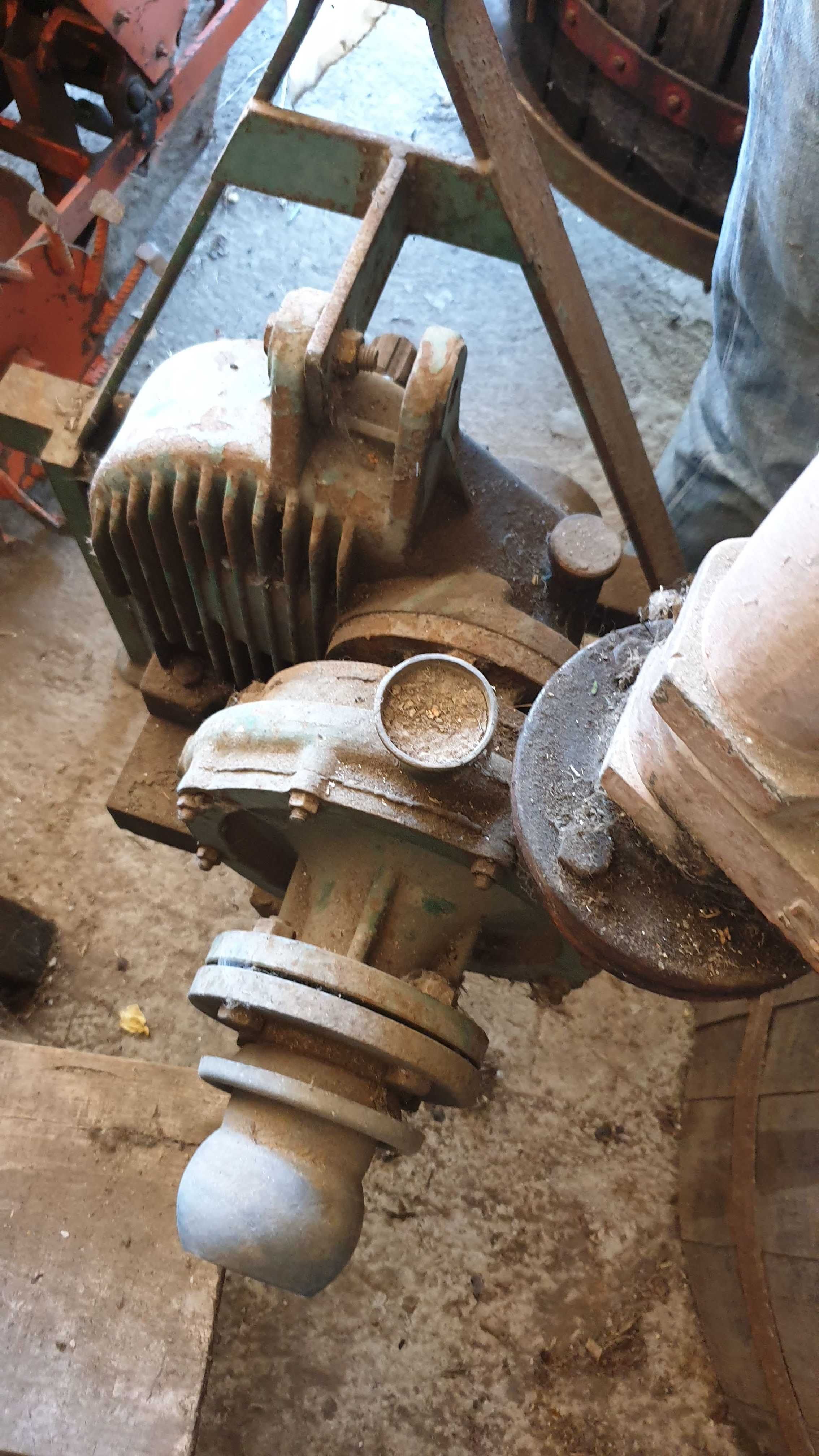 Bomba de rega para trator