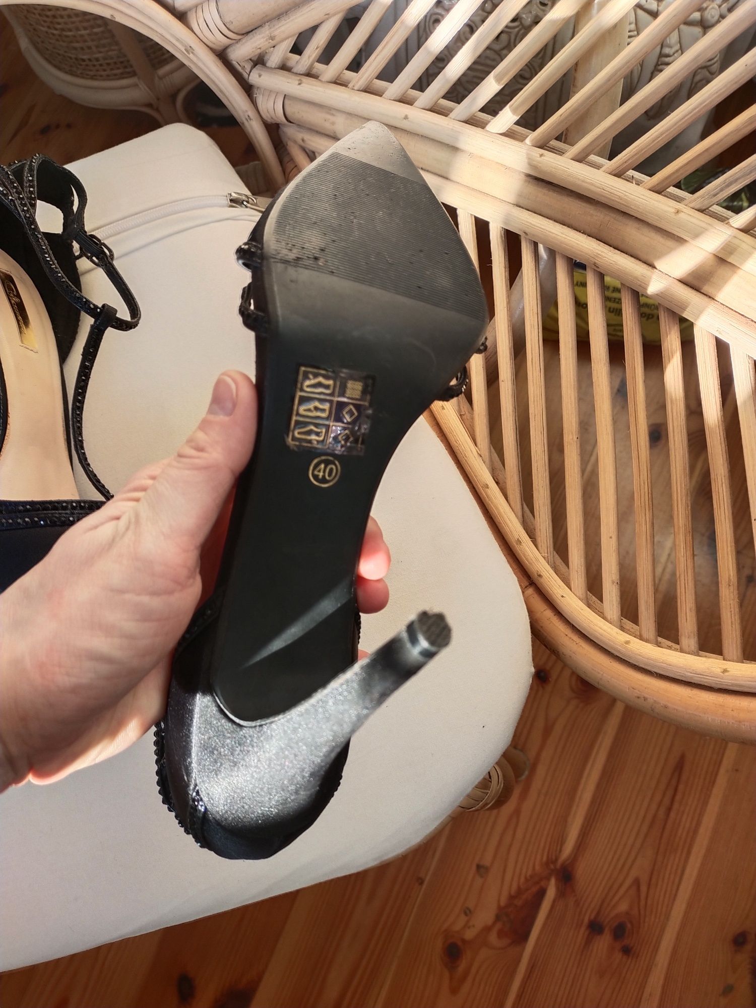 Buty na obcasie Glamour