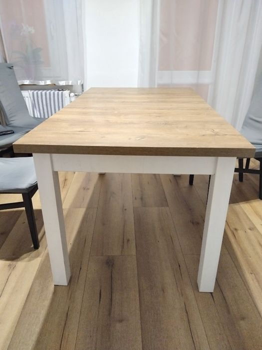 Solidny stół stan bardzo dobry