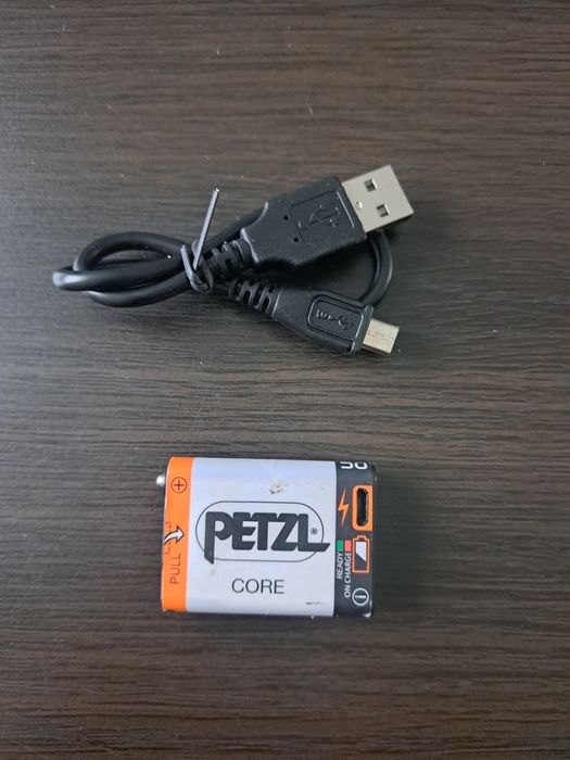 Akumulator z kablem Petzl Core do latarki czołowej