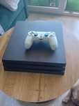Ps4 pro konsola + pad
