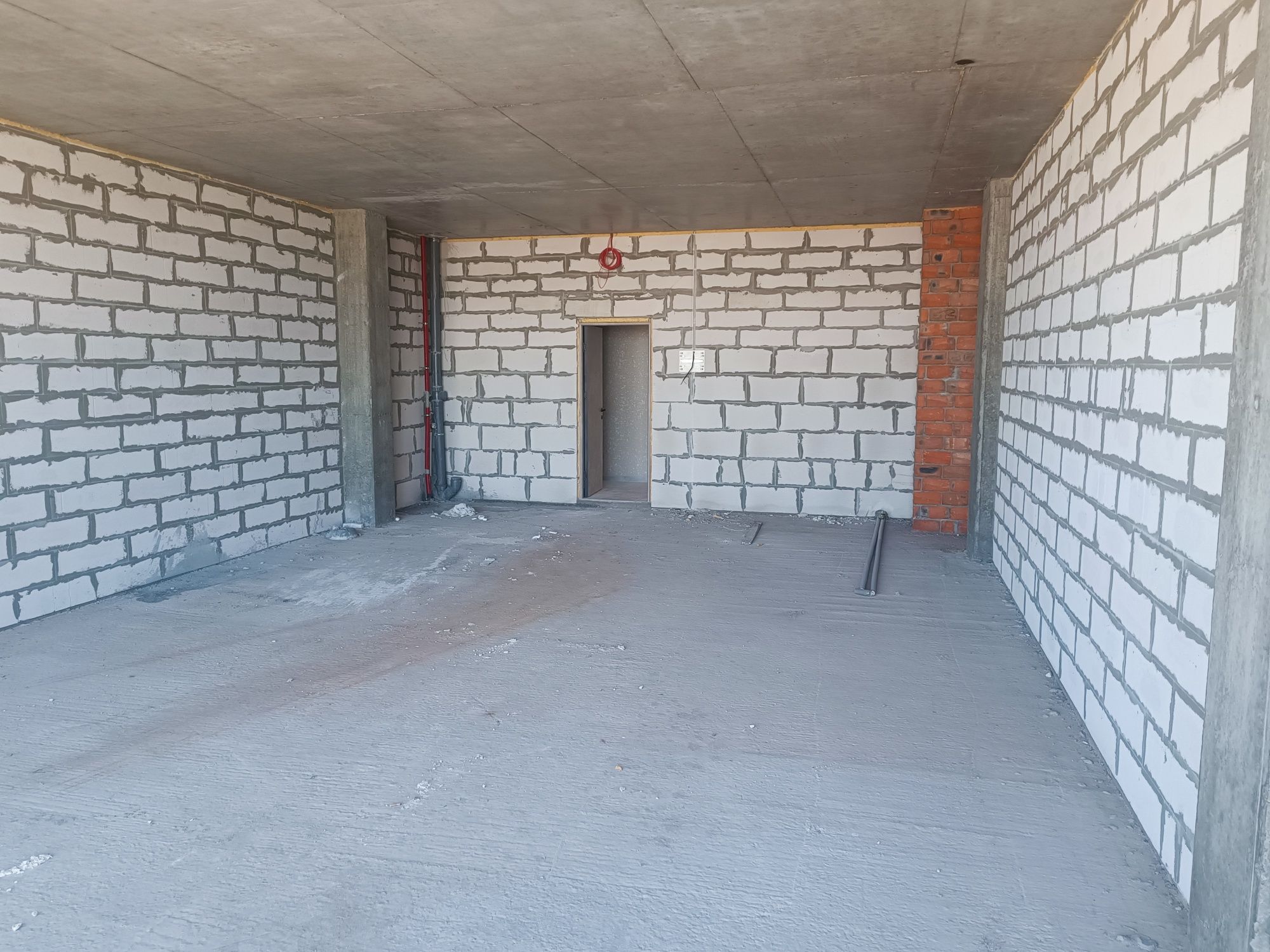 продаж приміщення в новобудові офіс.