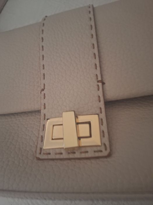 Vendo mala bege perspontada a castanho