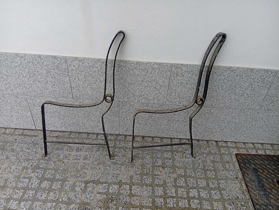 Banco antigo de jardim