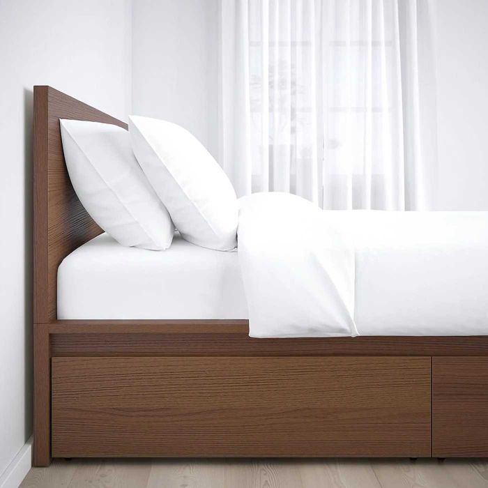 Sprzedam łóżko z szufkadami i  z szafką nocną  Ikea Malm rozm.90/200 ś