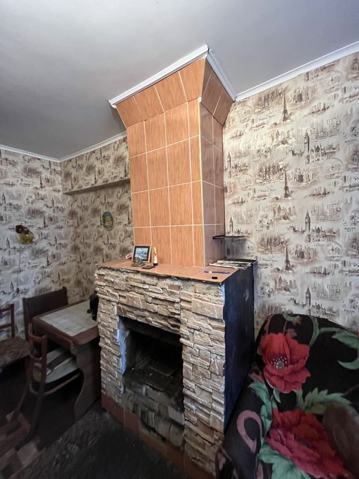 Продам пів будинку