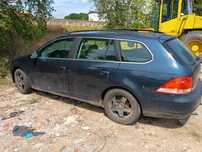 VW  Golf 5 kombi 1.9 tdi 105 km - uszkodzony