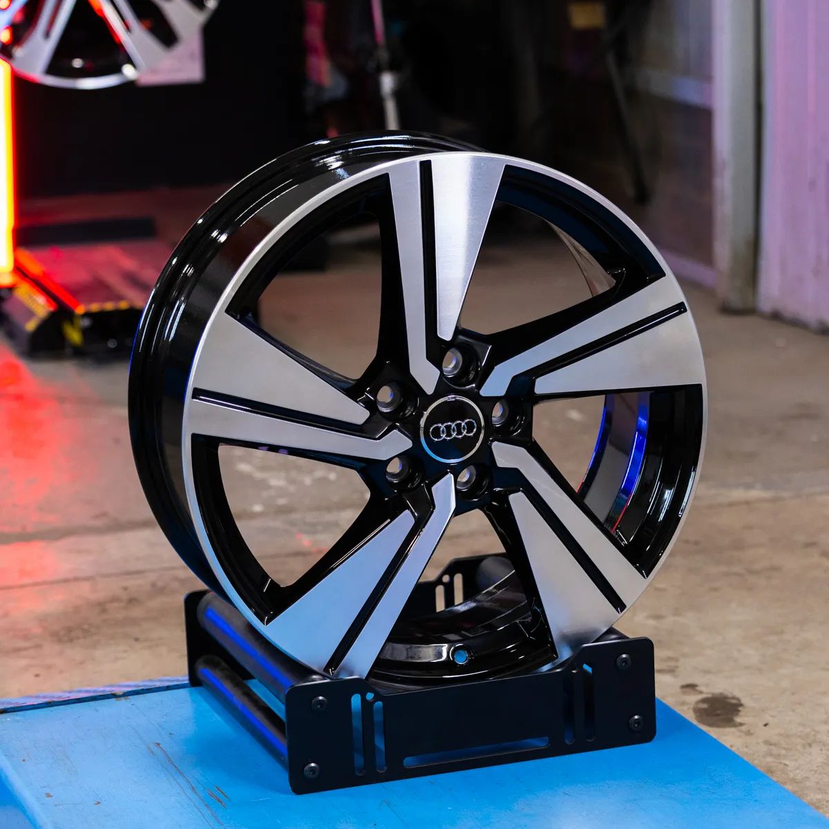 NOWE Felgi aluminiowe 18" Audi A3 A4 A6 A8 Q2 Q3 TT