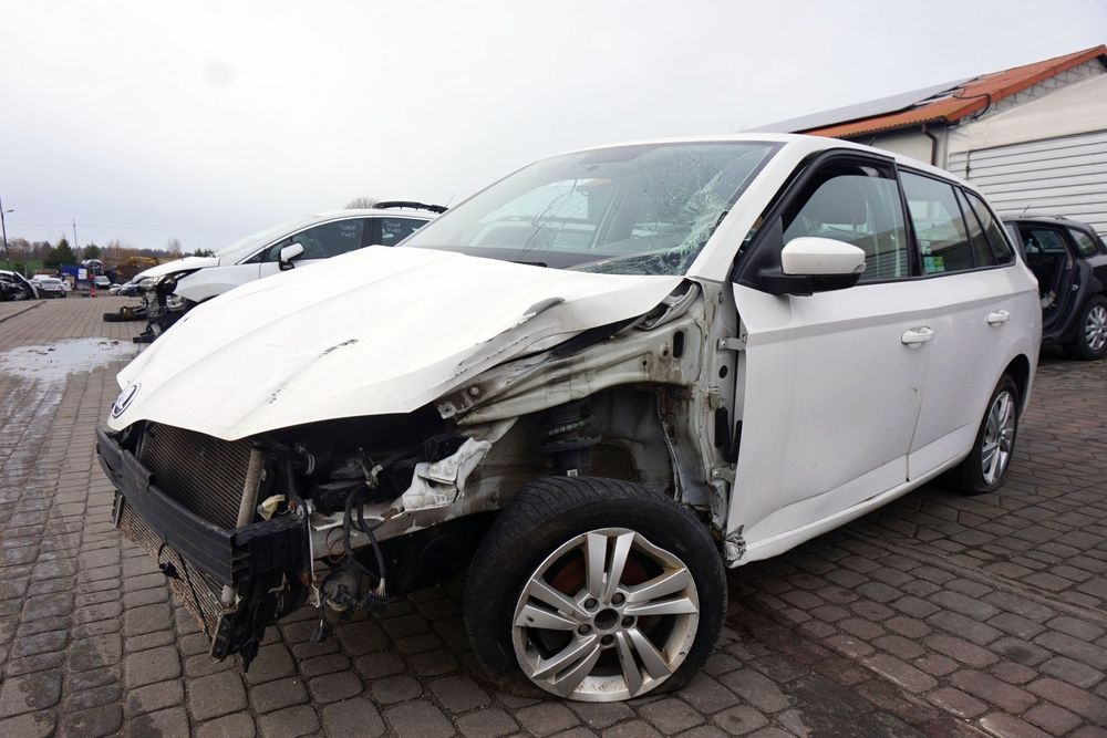 SKODA FABIA III NJ5 LIFT KOMBI 2020 LF9E 1.0 TSI DKLD 95KM QTS BIAŁY na części