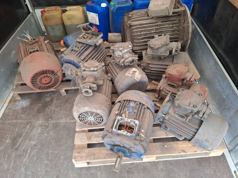 Продам Электродвигатели Асинхронные 7.5кВт 15кВт 18.5кВт 22 55 75кВт