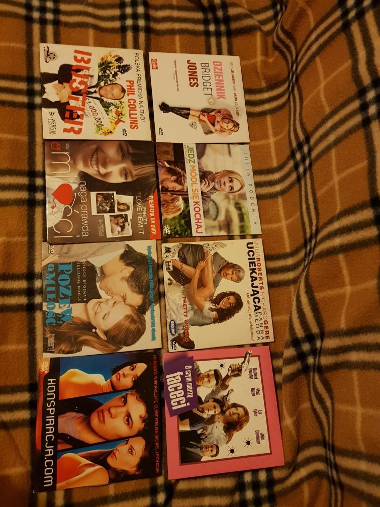 8 Filmów na plytach DVD