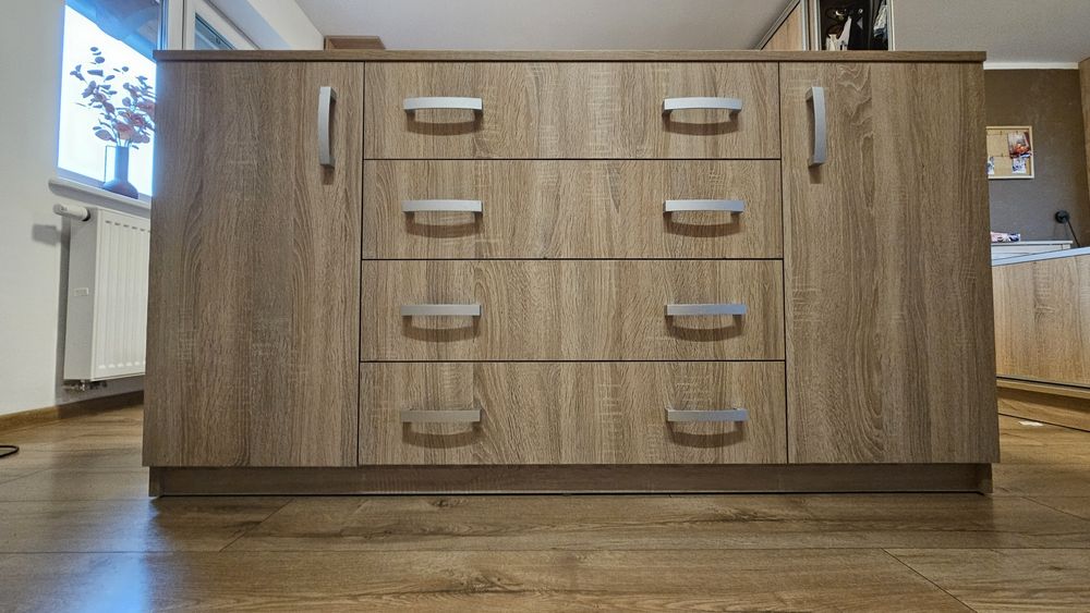 Komoda z szufladami kolor dąb sonoma. Gratis 2 stoliki nocne