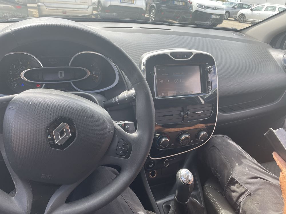 Clio III diesel  5 lugares