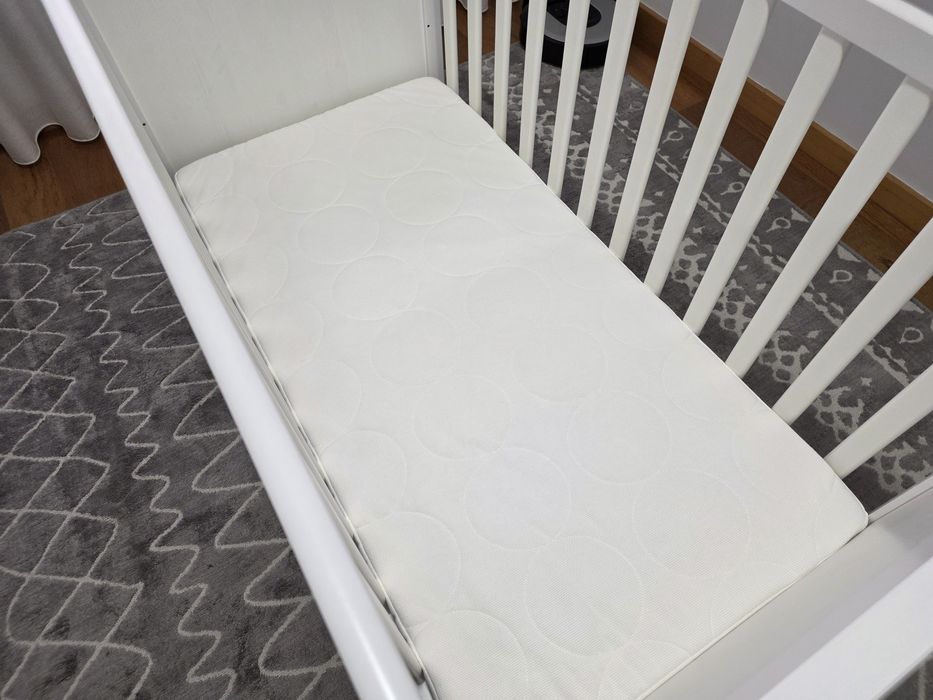 Berço Sundvik com colchão Jattetrott Ikea em Excelente estado