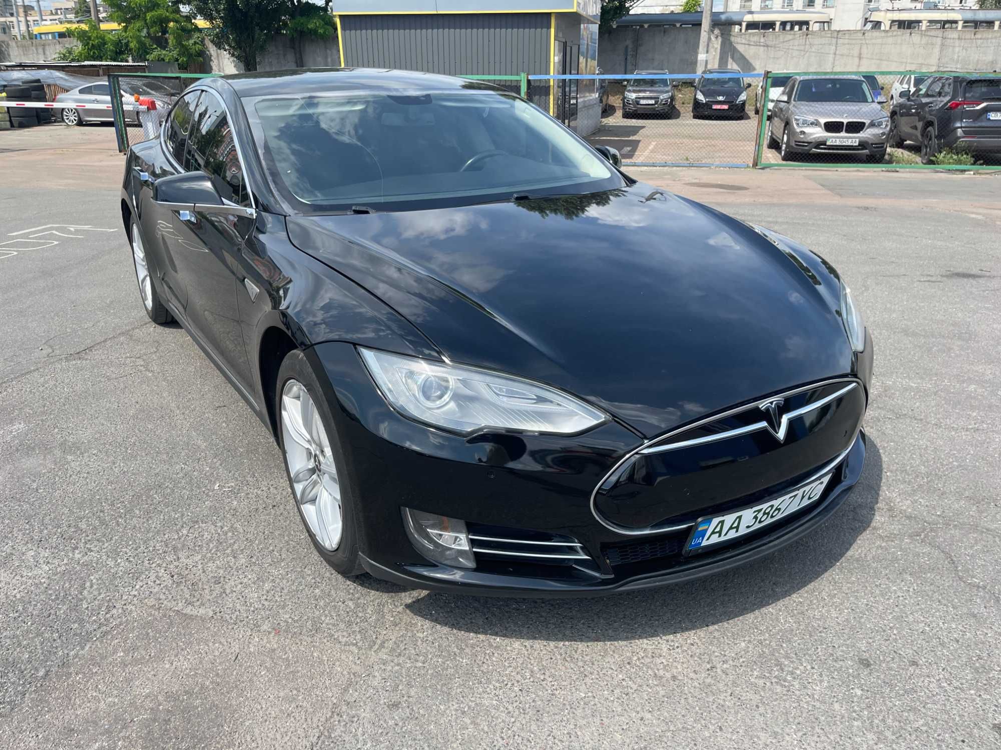 Продам Tesla S 2014 рік