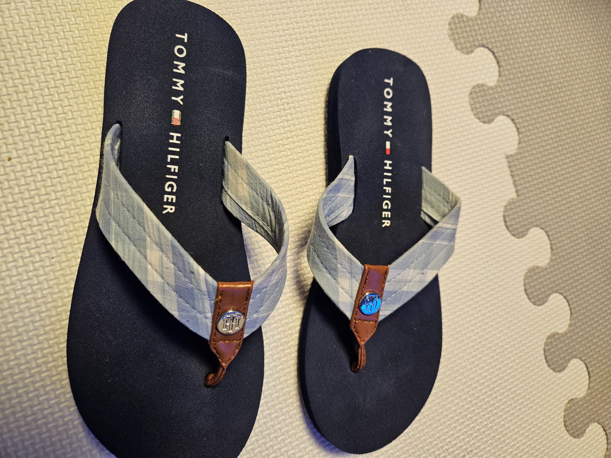 Klapki damskie japonki Tommy Hilfiger 36