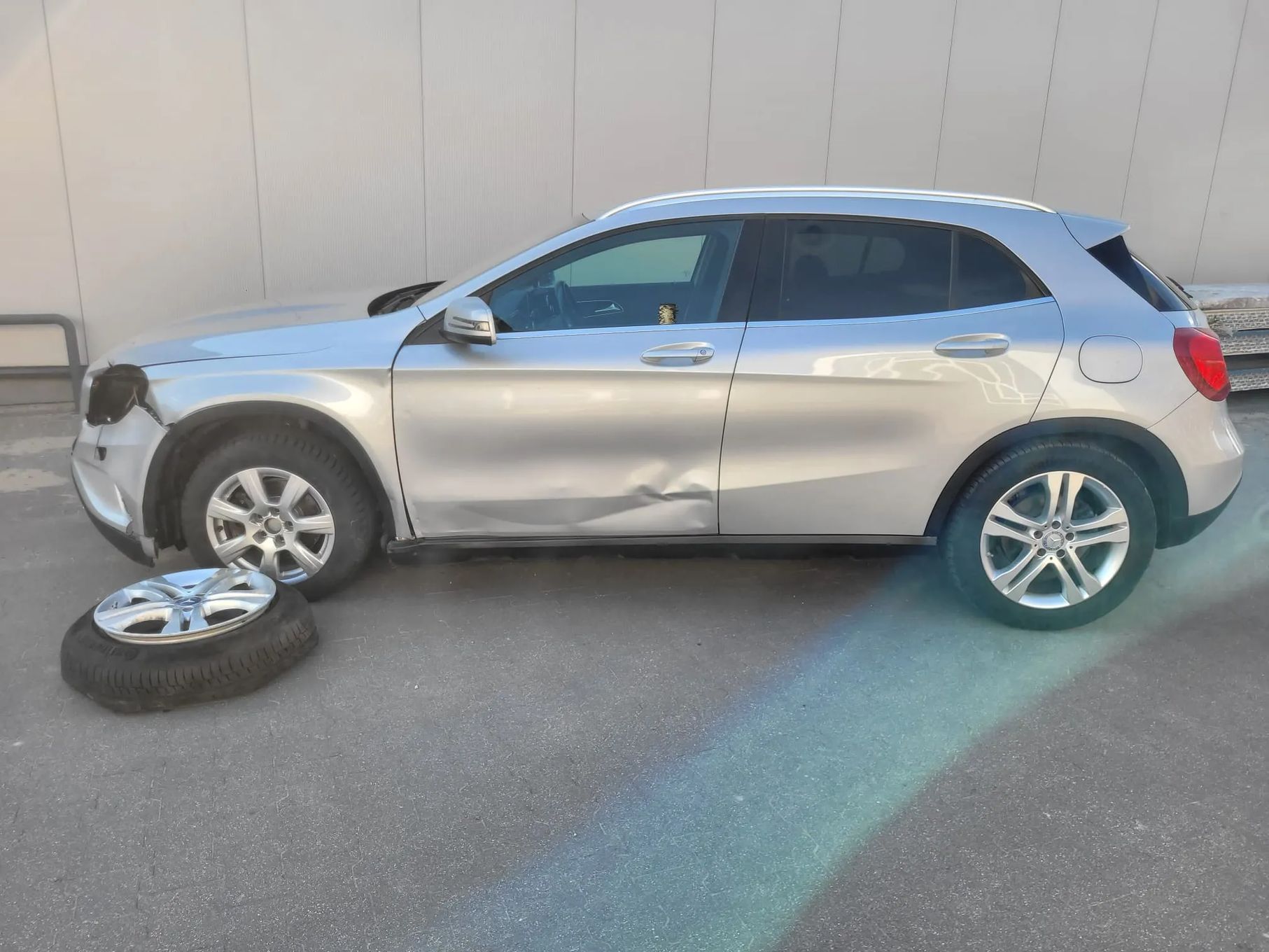 Mercedes-Benz GLA gla 180, gla 200, 1.6 benzyna automat , uszkodzony