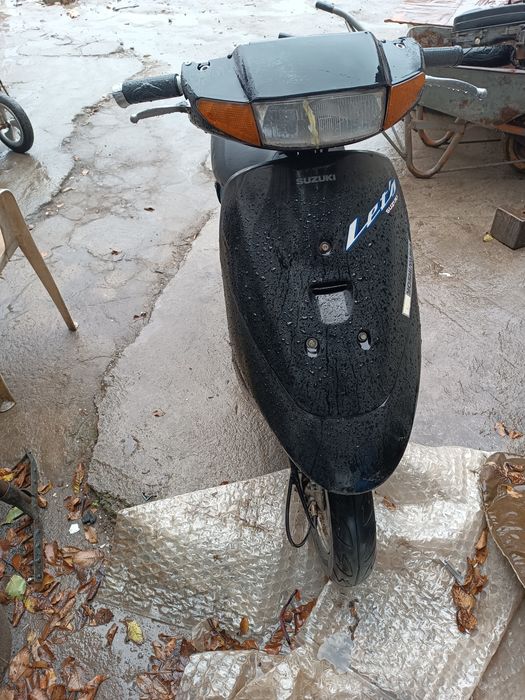 Скутер Сузуки Лец