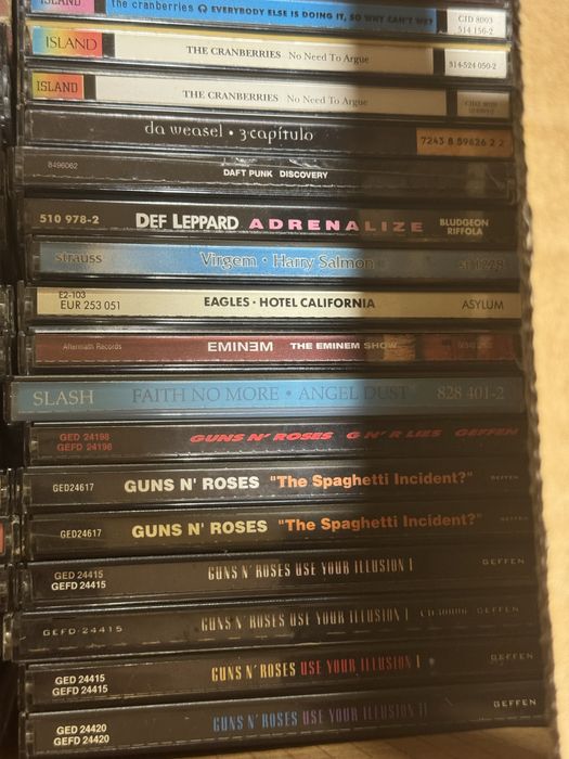 Cds de musica, Metalica, Nirvana, Guns n’ Roses