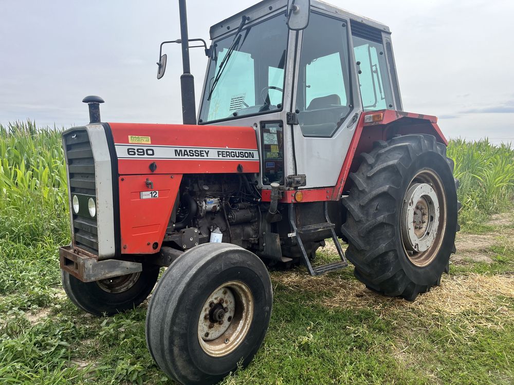 Massey Ferguson 690