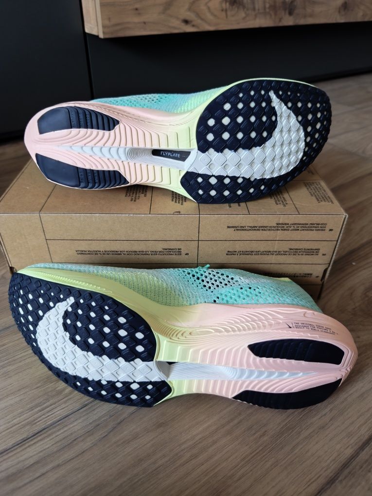Buty do biegania Nike WMNS Invincible Run FK 3