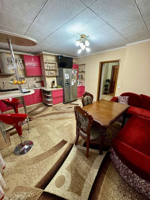 3 комнатная квартира с ремонтом  центр