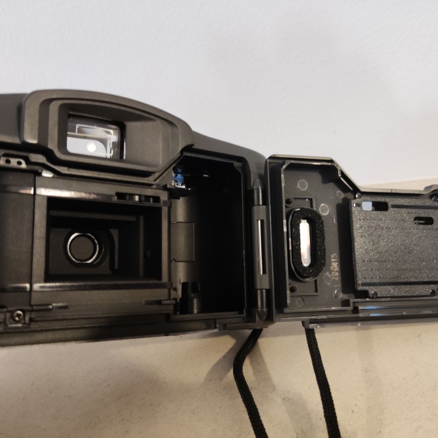 Canon Prima AF-9s - camera "point and shoot" 35 mm - vintage