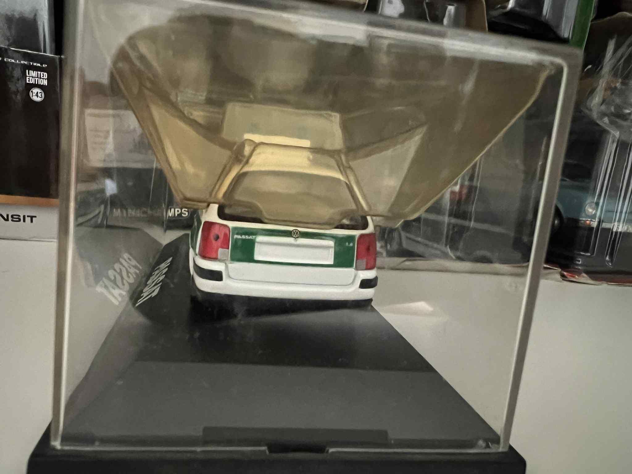 Passat B5 Polizei 1:43 Schuco