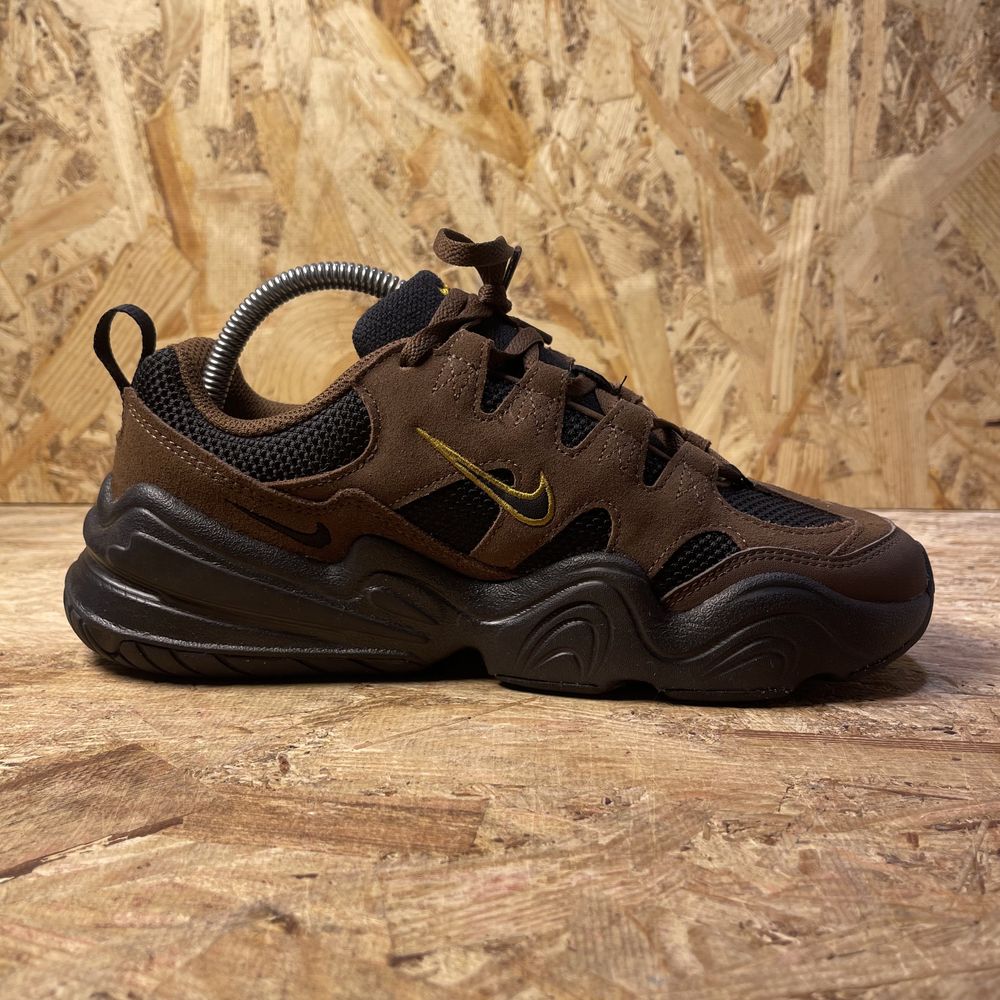 Чоловічі кросівки Nike Tech Hera Brown DR9761-200