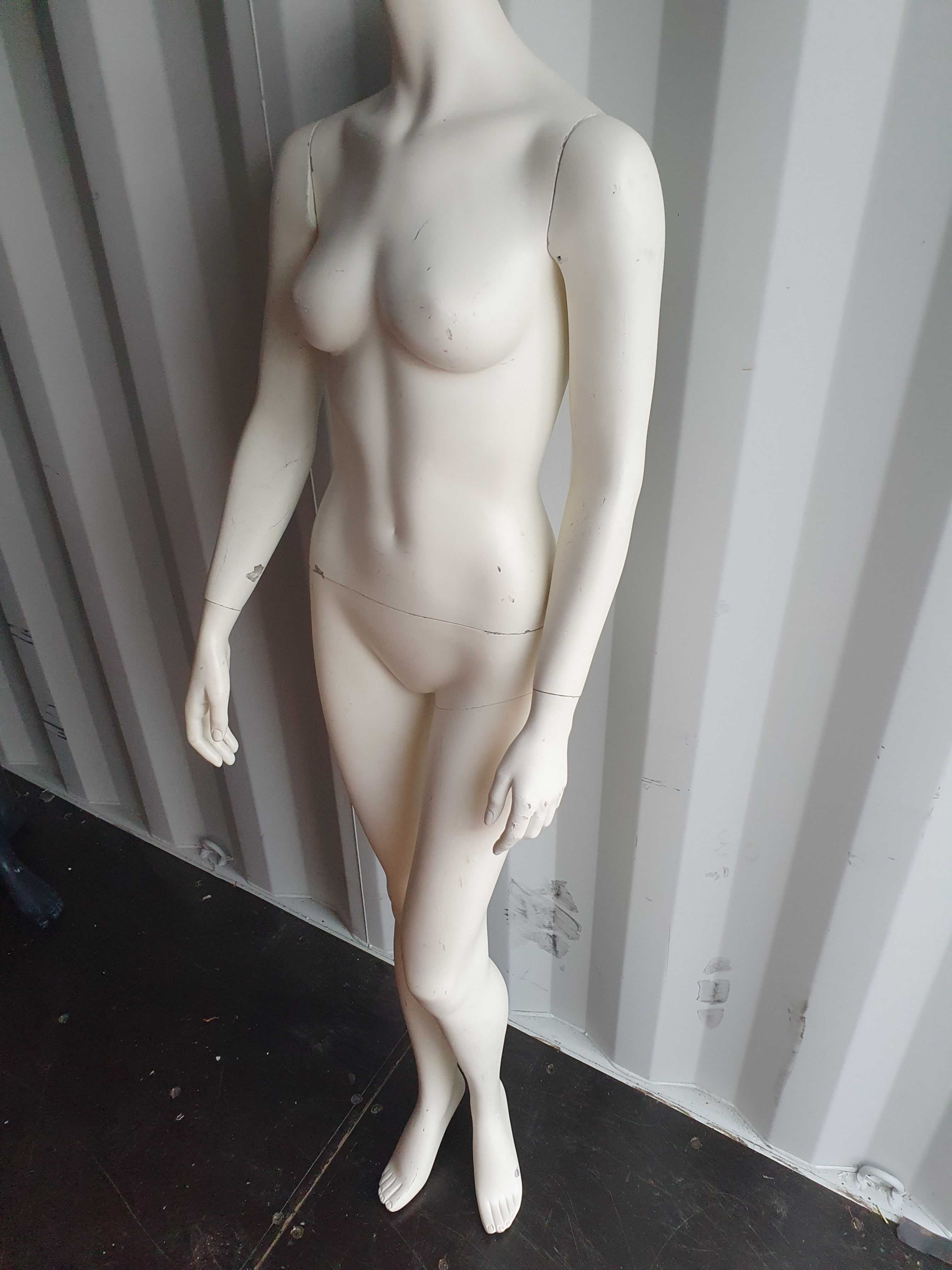 Uzywany Manekin Damski 170 cm w pelni sprawny Stan dobry