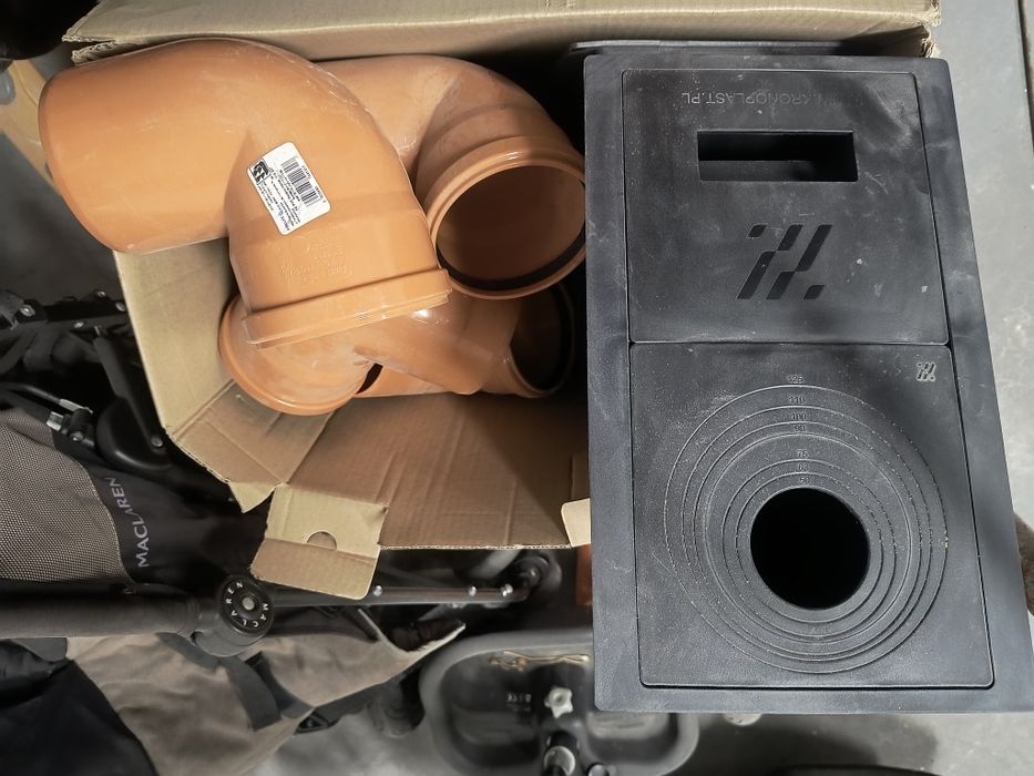 Czyszczaki Kronoplast 4 sztuki + kolanka fi 110 90 stopni