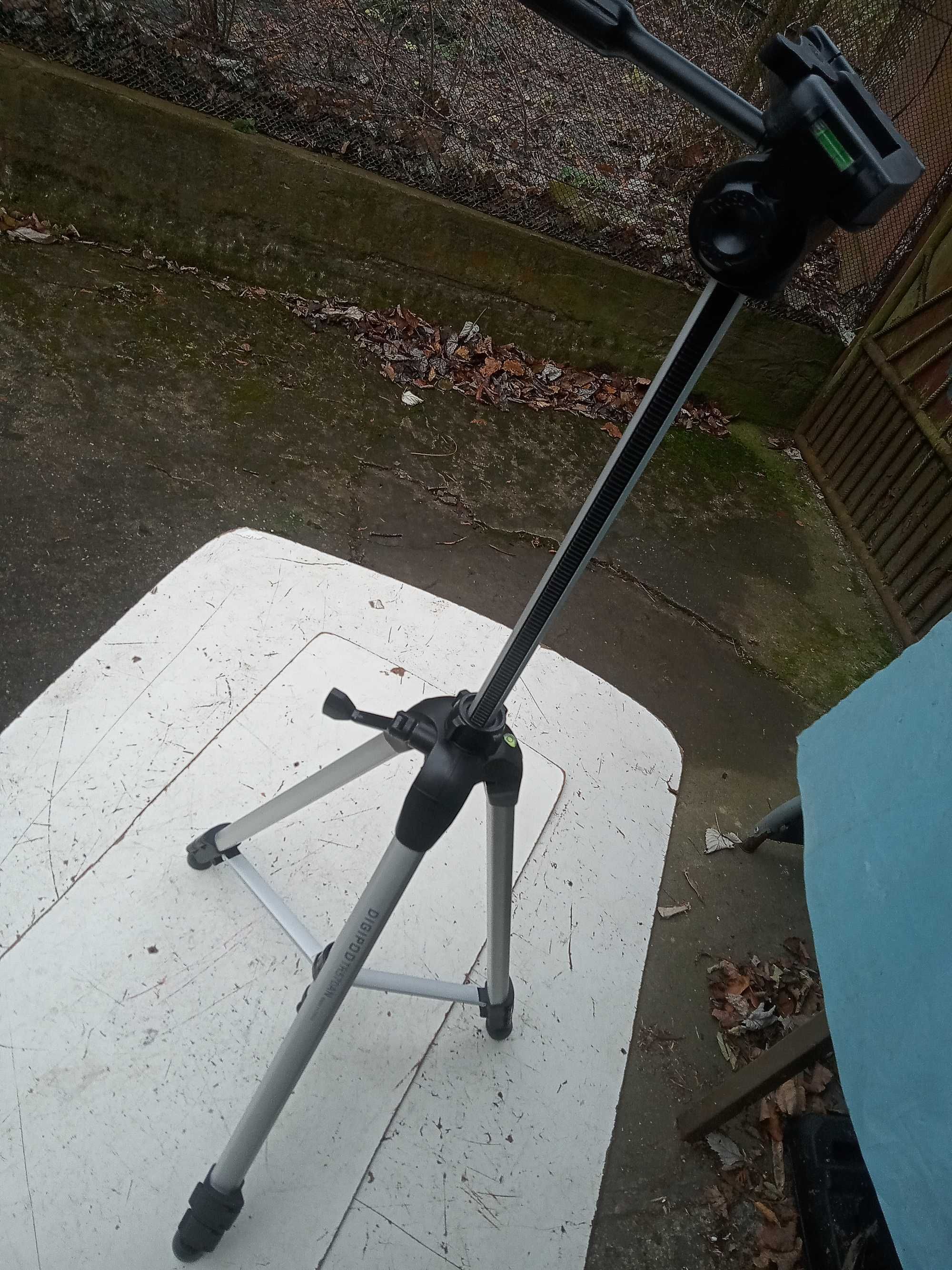 Tripod stojak statyw na aparat foto kamera niwelator geodezyjny