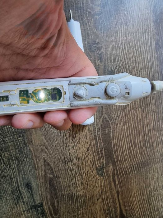 Ультразвукові зубні щітки (на запчастини, все працює)