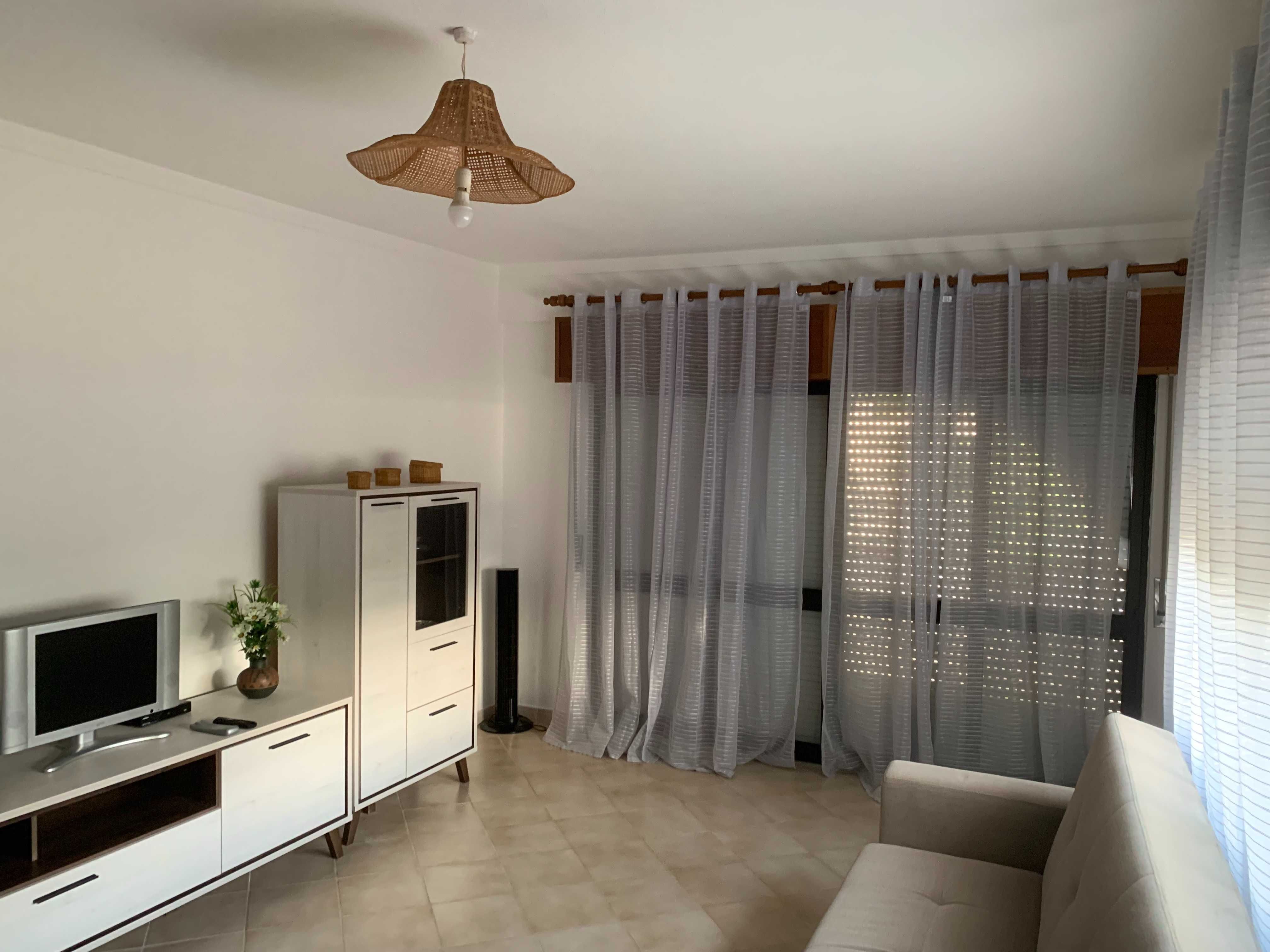 Lindo apartamento T2 em Altura, perto da Praia