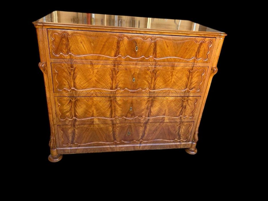 Komoda obłogowana jesionem I połowa XIX wieku